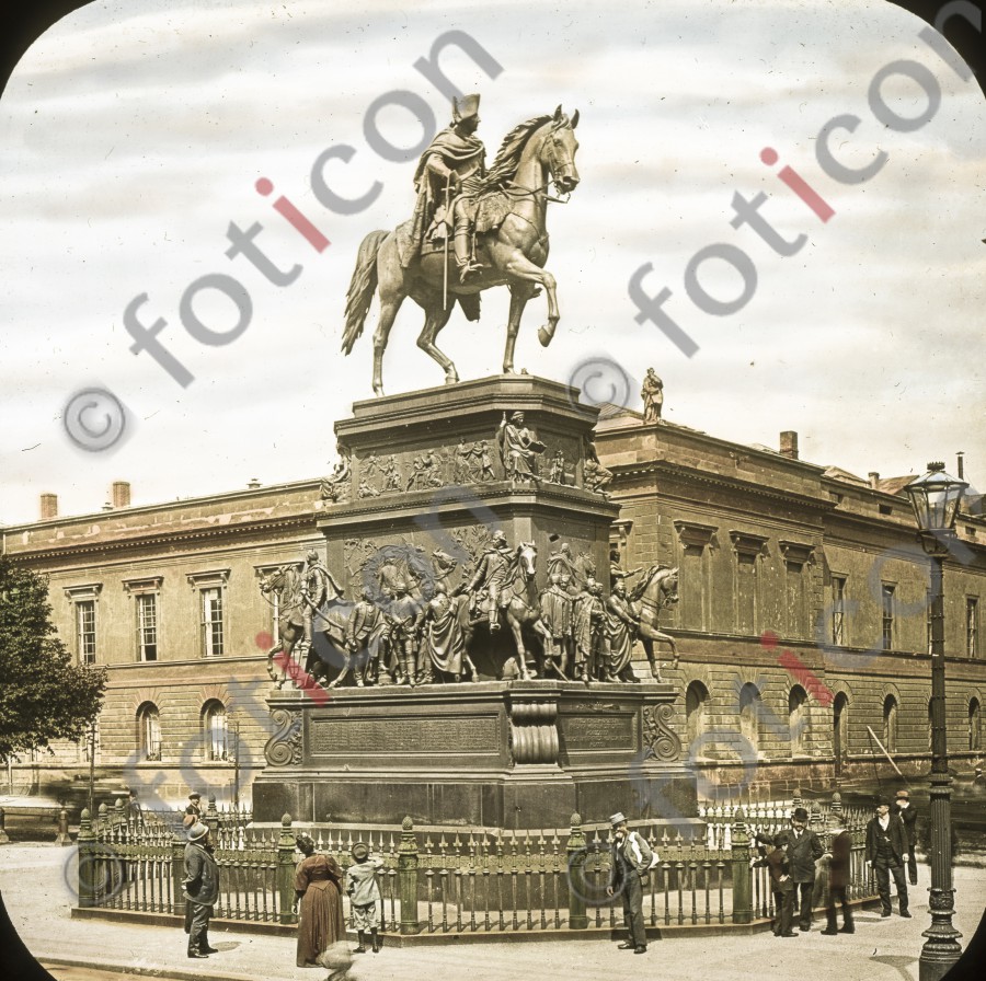 Reiterstandbild Friedrichs des Großen ; Equestrian statue of Frederick the Great (foticon-simon-fr-d-grosse-190-063.jpg)